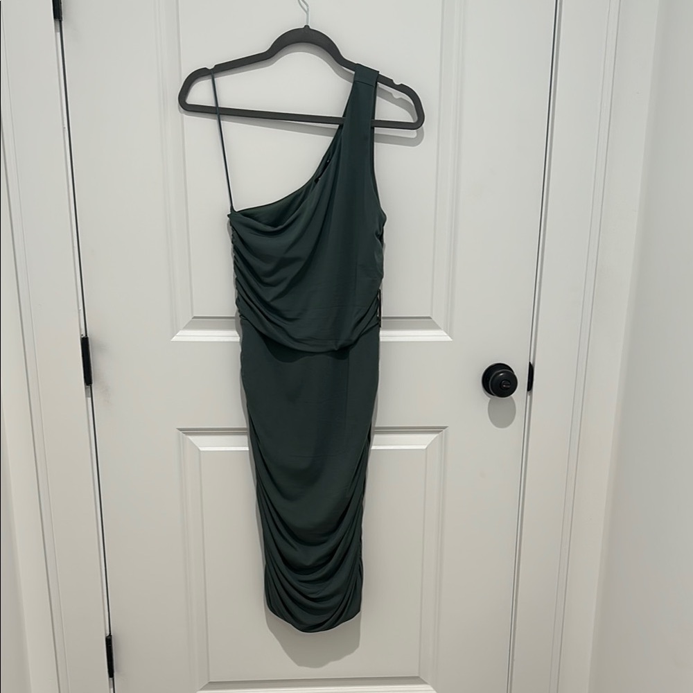 Elegant One-Shoulder Green Dress